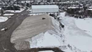 Barrie’s Massive Snow Mountain Defies Heatwave, Still Standing in July