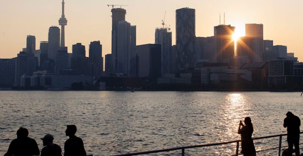 Heat and Air Quality Warnings Issued for Toronto and Southern Ontario