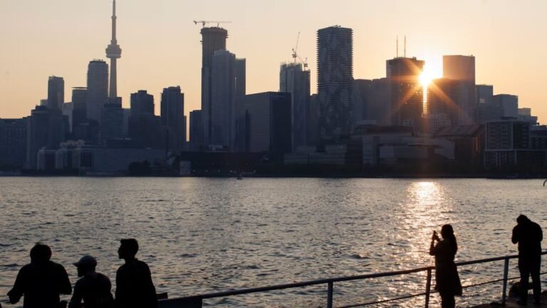 Heat and Air Quality Warnings Issued for Toronto and Southern Ontario