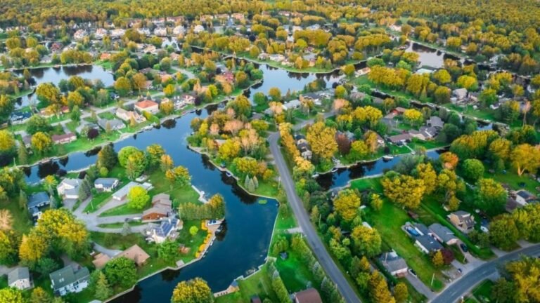 Ontario Is Home to a Mini Venice With Winding Waterways and European Charm