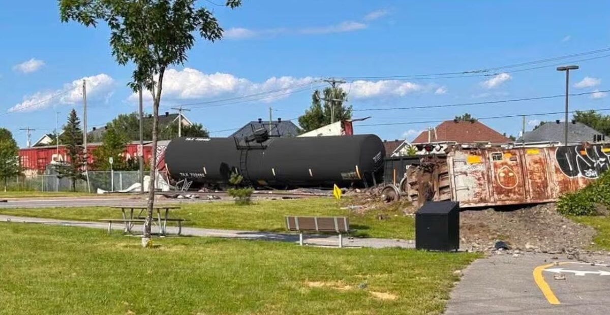 Train Derails in Repentigny North of Montreal, With 20 Railcars Off the Tracks