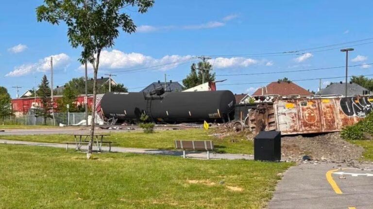 Train Derails in Repentigny North of Montreal, With 20 Railcars Off the Tracks