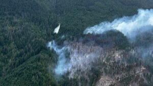 Weather Reprieve Ends for Firefighters Battling Fraser Canyon Twin Blaze
