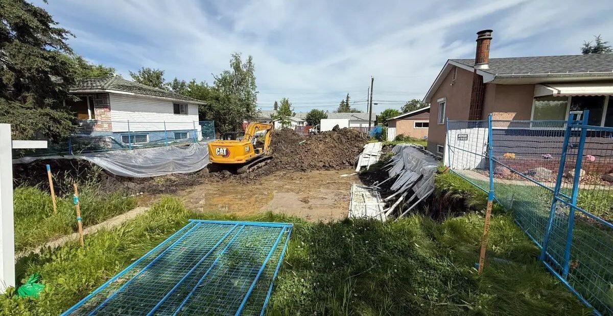 Edmonton Homeowners Frustrated as Properties Erode Into Nearby Infill Excavation Sites