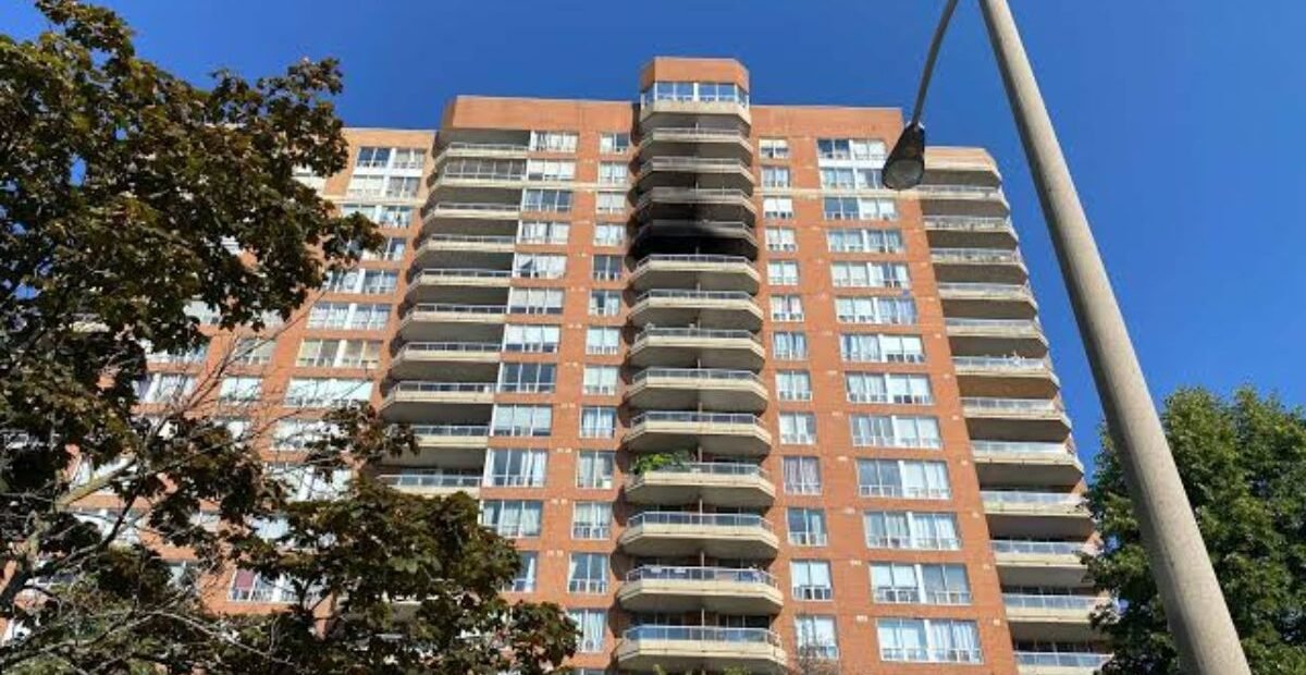 One Person Dies After Fire Erupts in Toronto Apartment Building, Paramedics Say